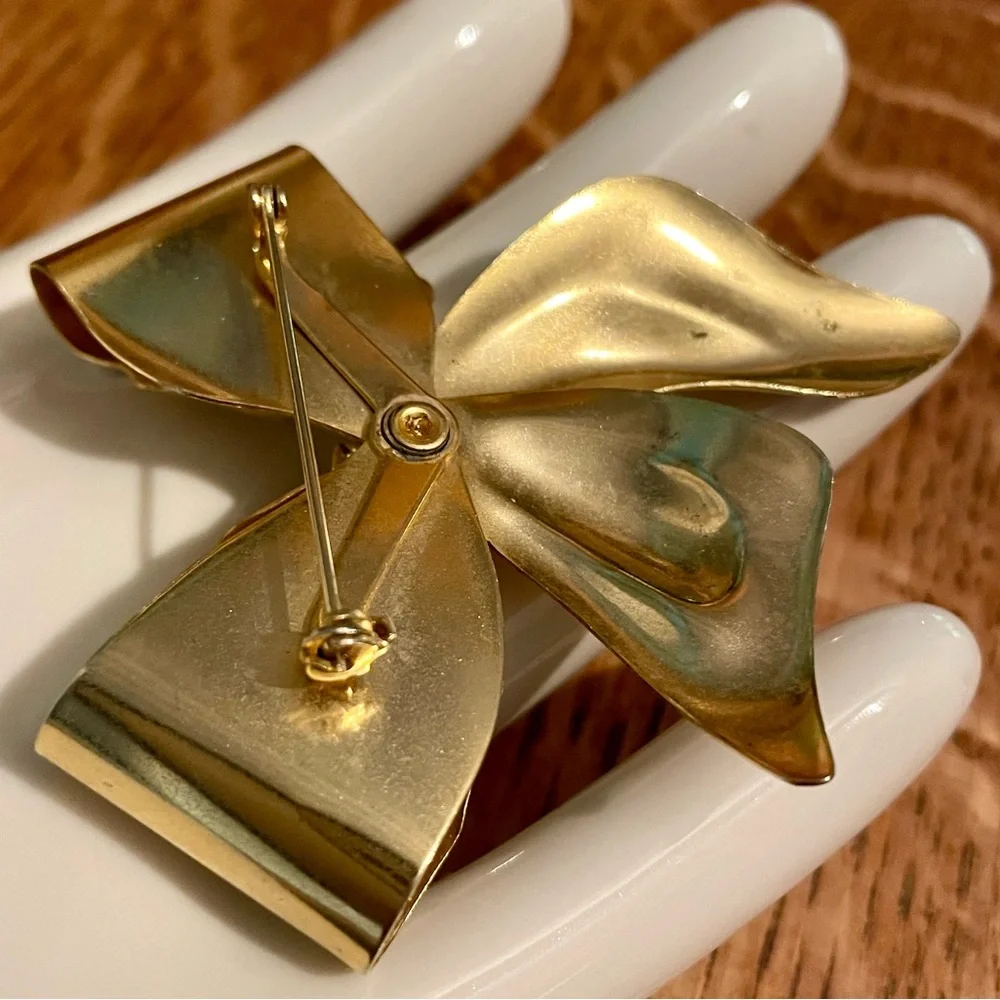 Vintage Gold-tone Bow Brooch with Crystal Accents - Picture 9 of 11